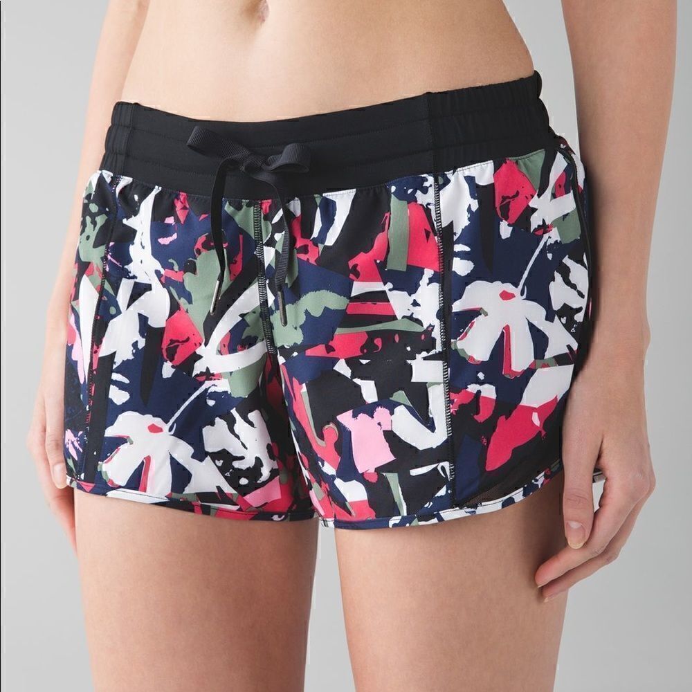 Lululemon Hotty Hot Short 